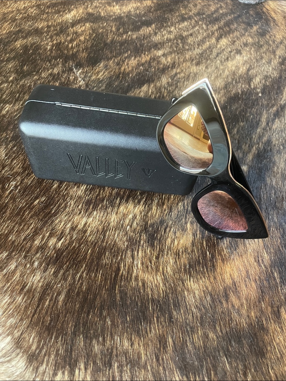Valley Eyewear Black Cat-Eye Sunglasses with Mirrored Lenses